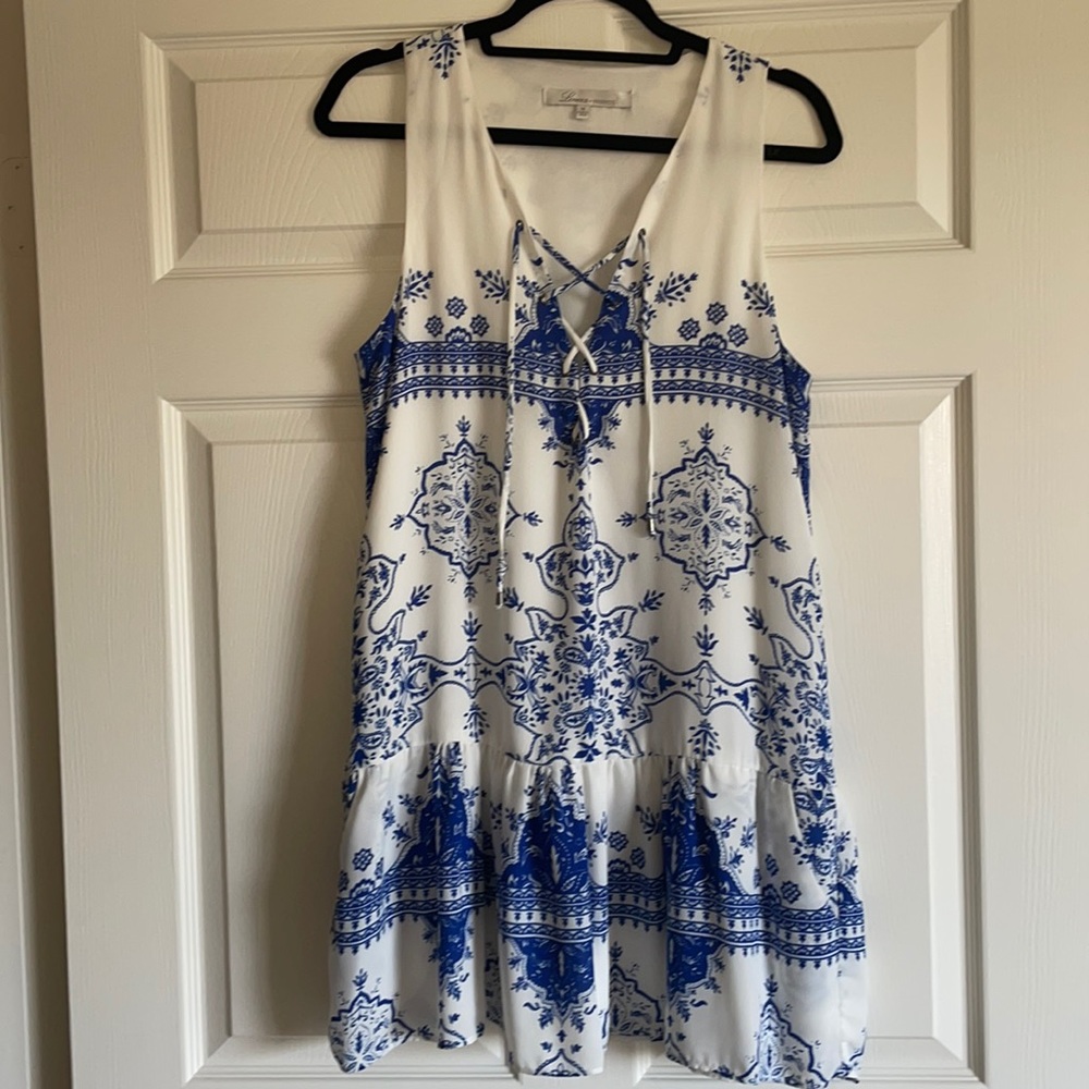 Beautiful summery white and blue ruffle dress Lovers + Friends Size M